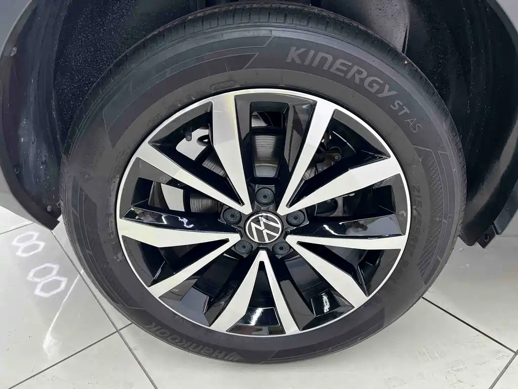 Volkswagen T-Roc 2023 — фото 22