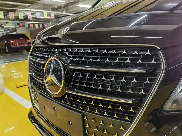 Mercedes-Benz V-Class 2025