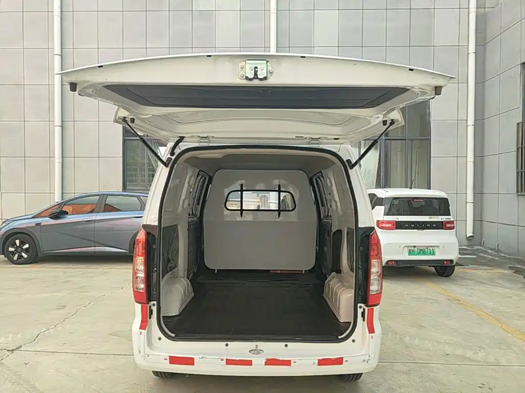 Wuling Hongguang V 2021 — фото 19