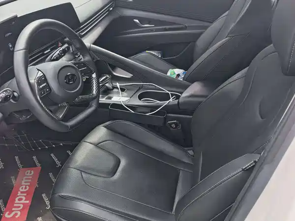 Hyundai Elantra 2022