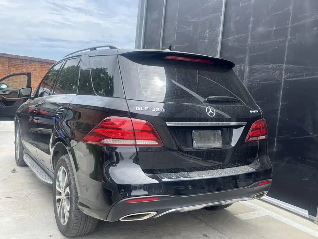 Mercedes-Benz GLE 2015 — фото 13
