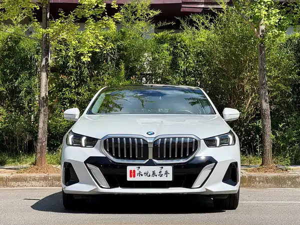 BMW 5 Series 2025