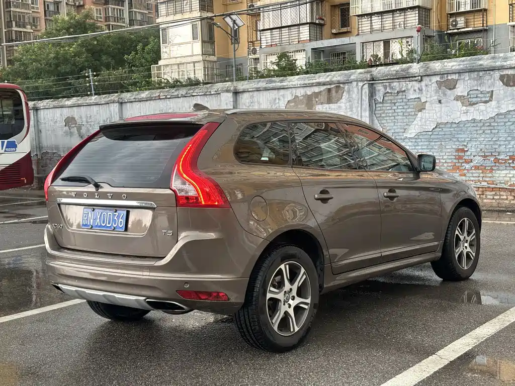 Volvo XC60 2013 — фото 9