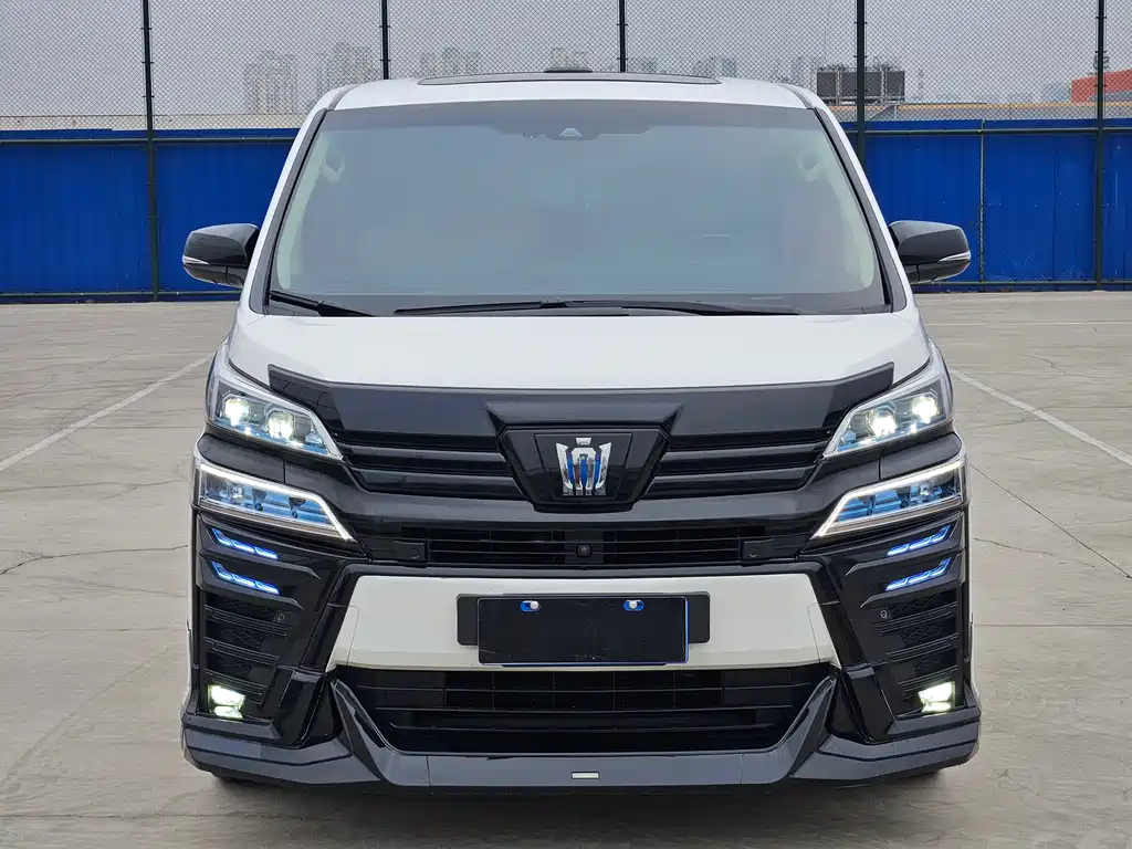 Toyota Vellfire 2022 — фото 2