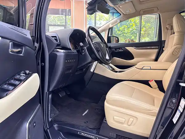 Toyota Alphard 2021