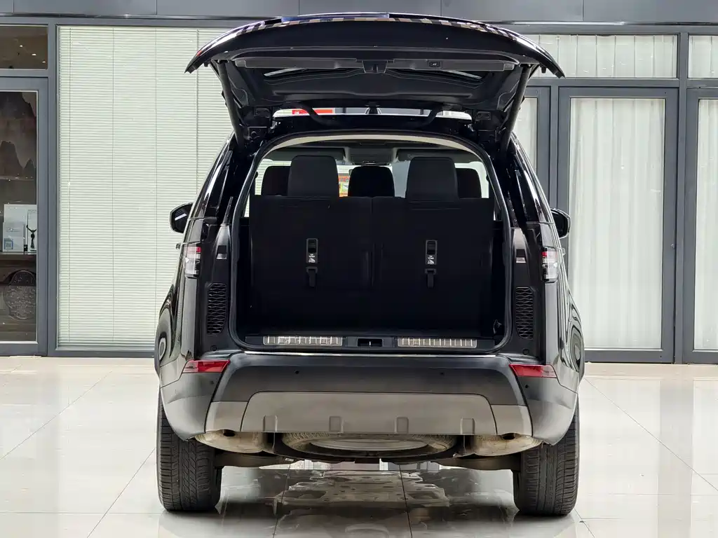 Land Rover Discovery 2019 — фото 13
