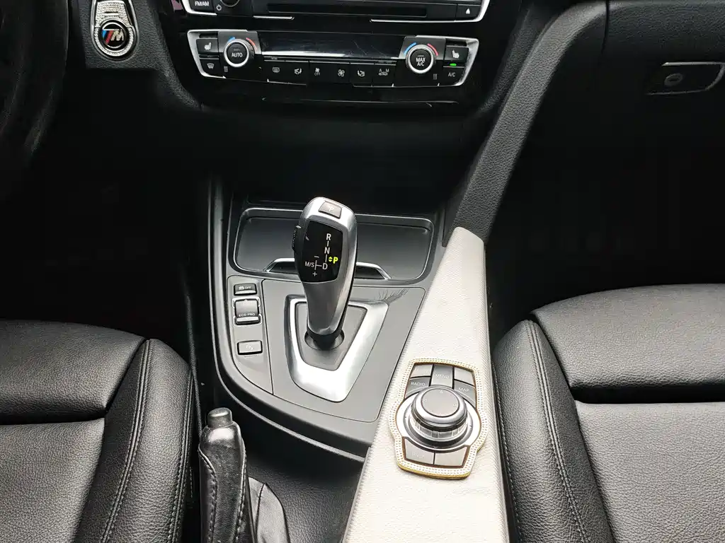 BMW 3 Series GT 2017 — фото 14