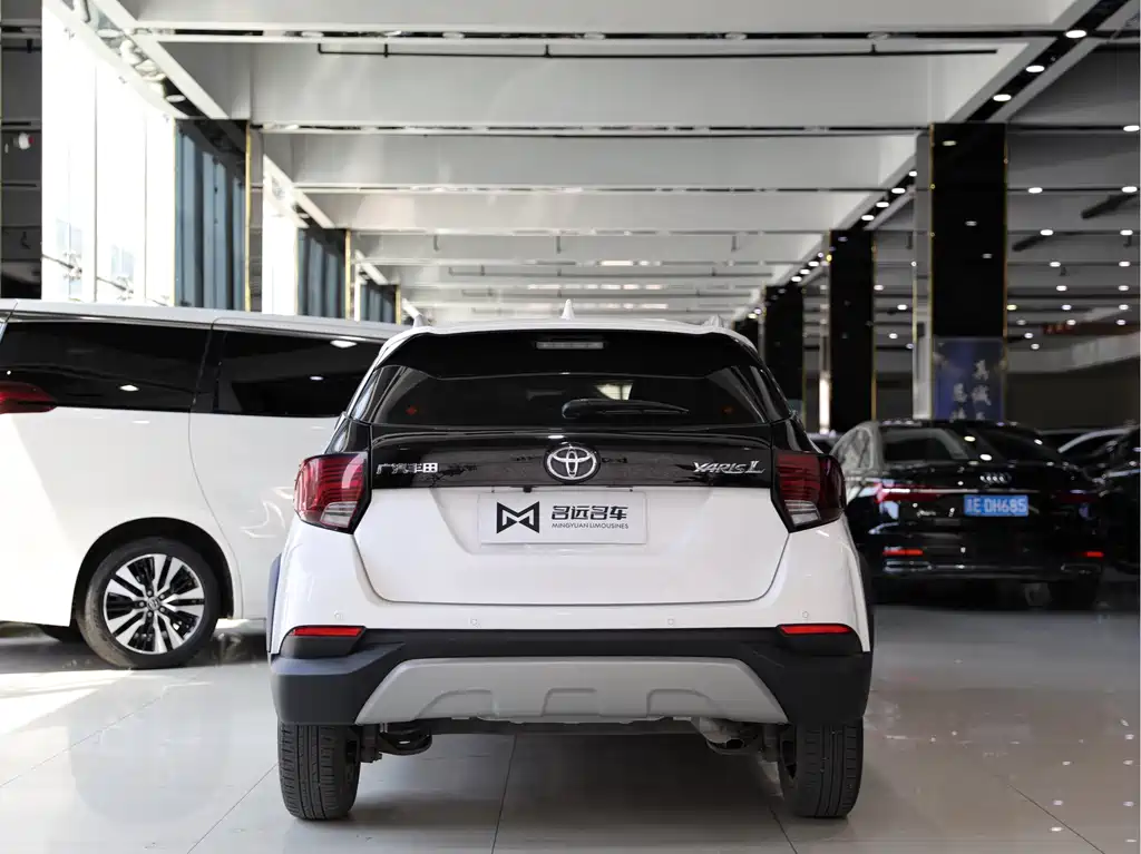 Toyota Yaris L 2022 — фото 14