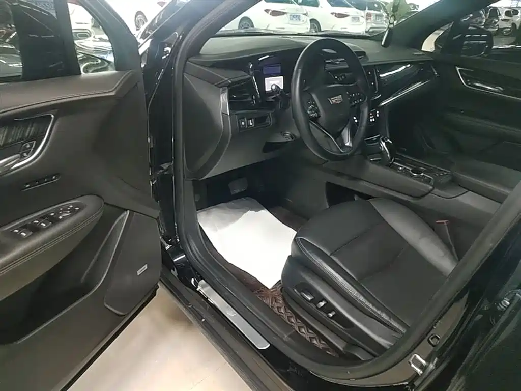 Cadillac XT6 2021 — фото 16