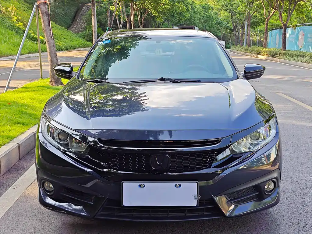 Honda Civic 2018 — фото 1