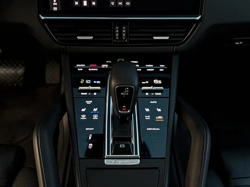 Porsche Cayenne 2019 — фото 13