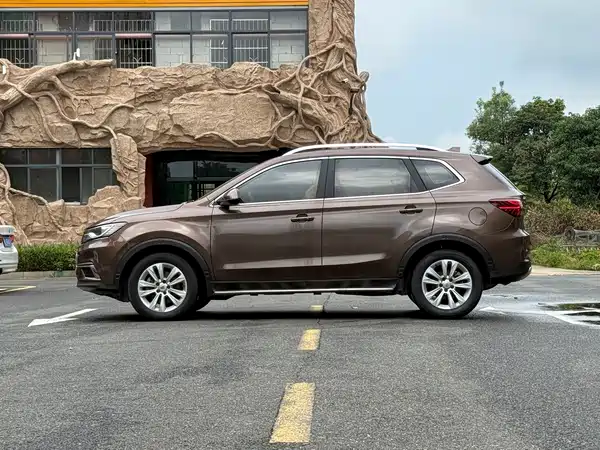Roewe RX5 2017