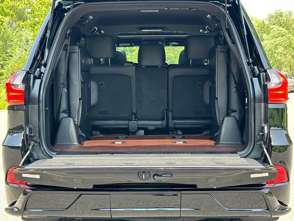Lexus LX 2022 — фото 14