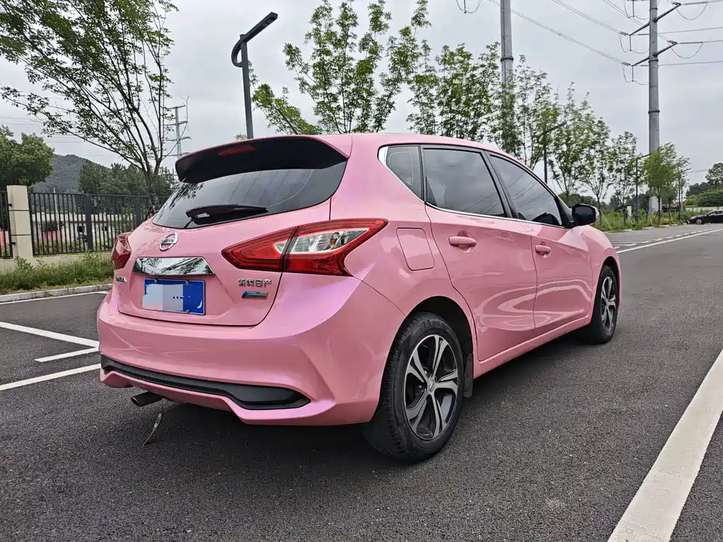 Nissan Tiida 2017 — фото 4