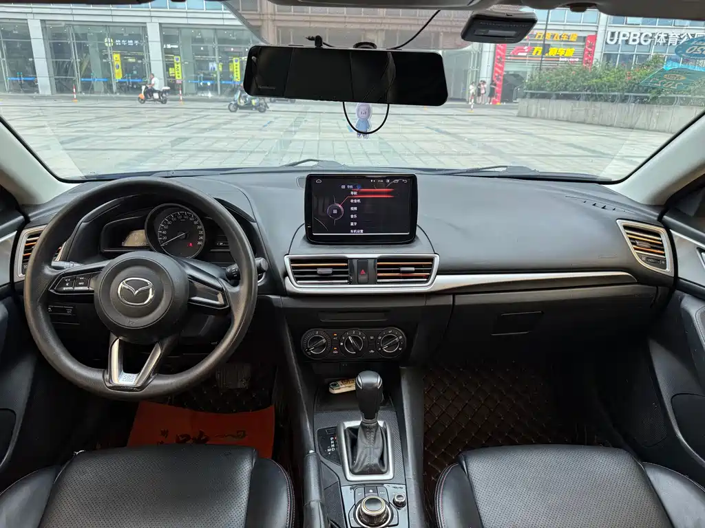 Mazda 3 Axela 2019 — фото 8
