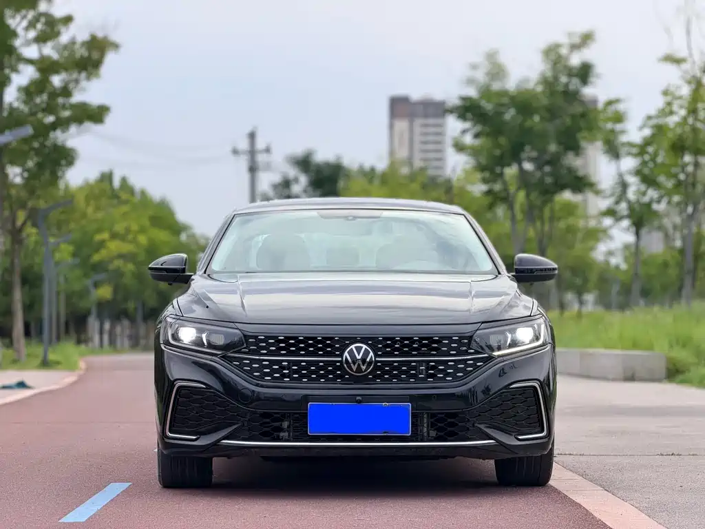 Volkswagen Passat 2024