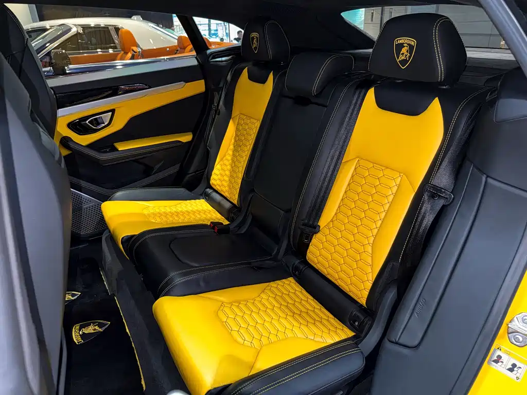 Lamborghini Urus 2019 — фото 24