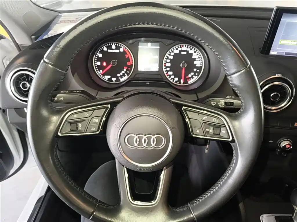 Audi A3 2018 — фото 11