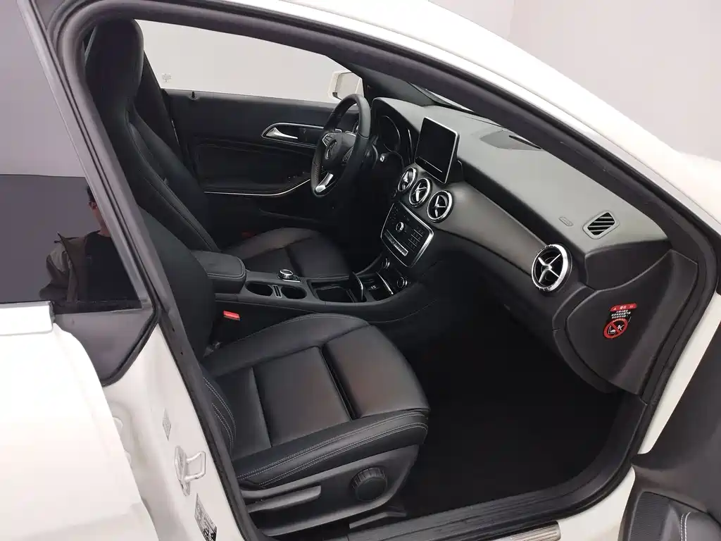 Mercedes-Benz CLA 2016 — фото 18