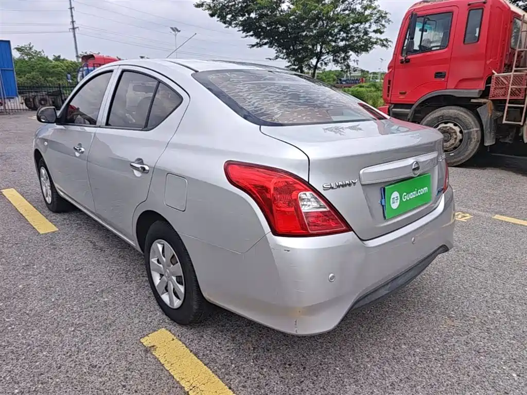 Nissan Sunny 2015 — фото 5