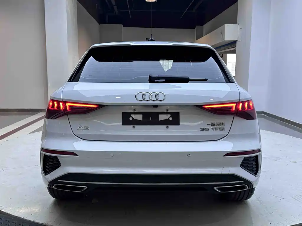 Audi A3 2023 — фото 5