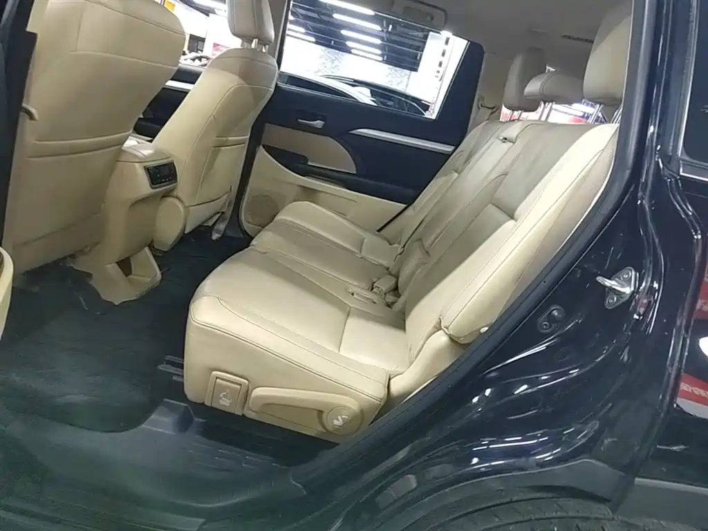 Toyota Highlander 2017 — фото 17