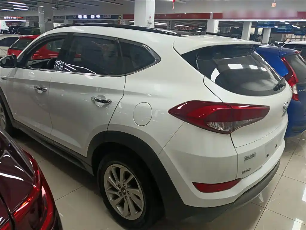 Hyundai Tucson 2017 — фото 23
