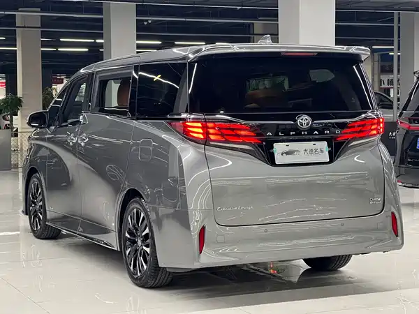 Toyota Alphard 2024