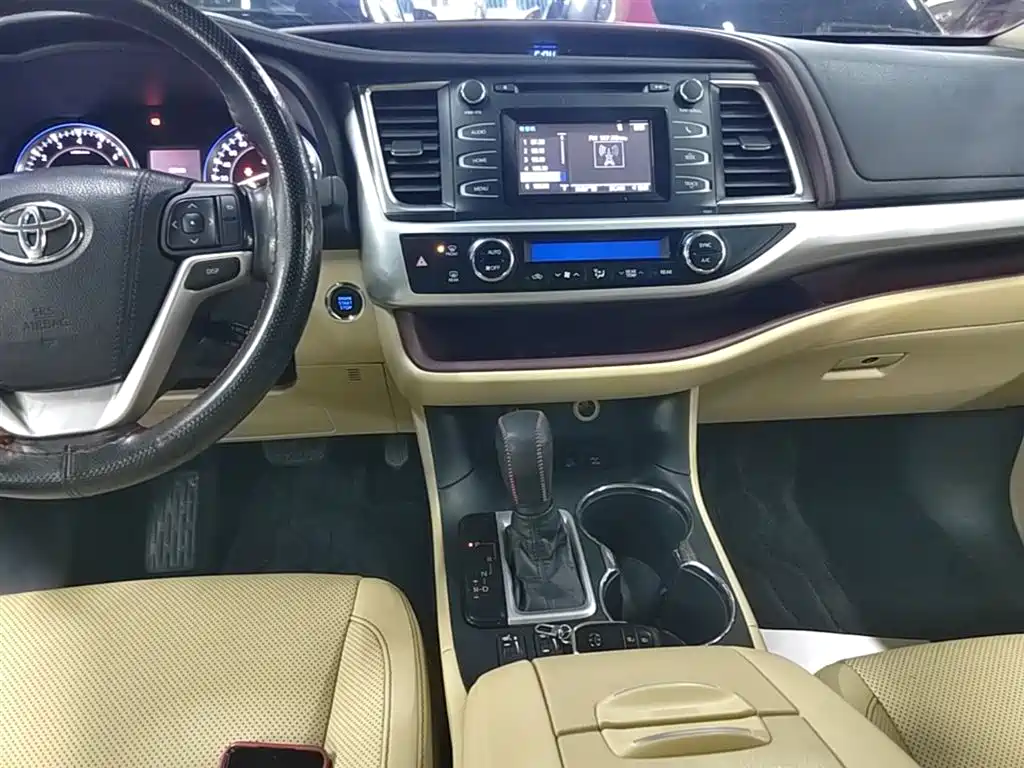 Toyota Highlander 2017 — фото 13