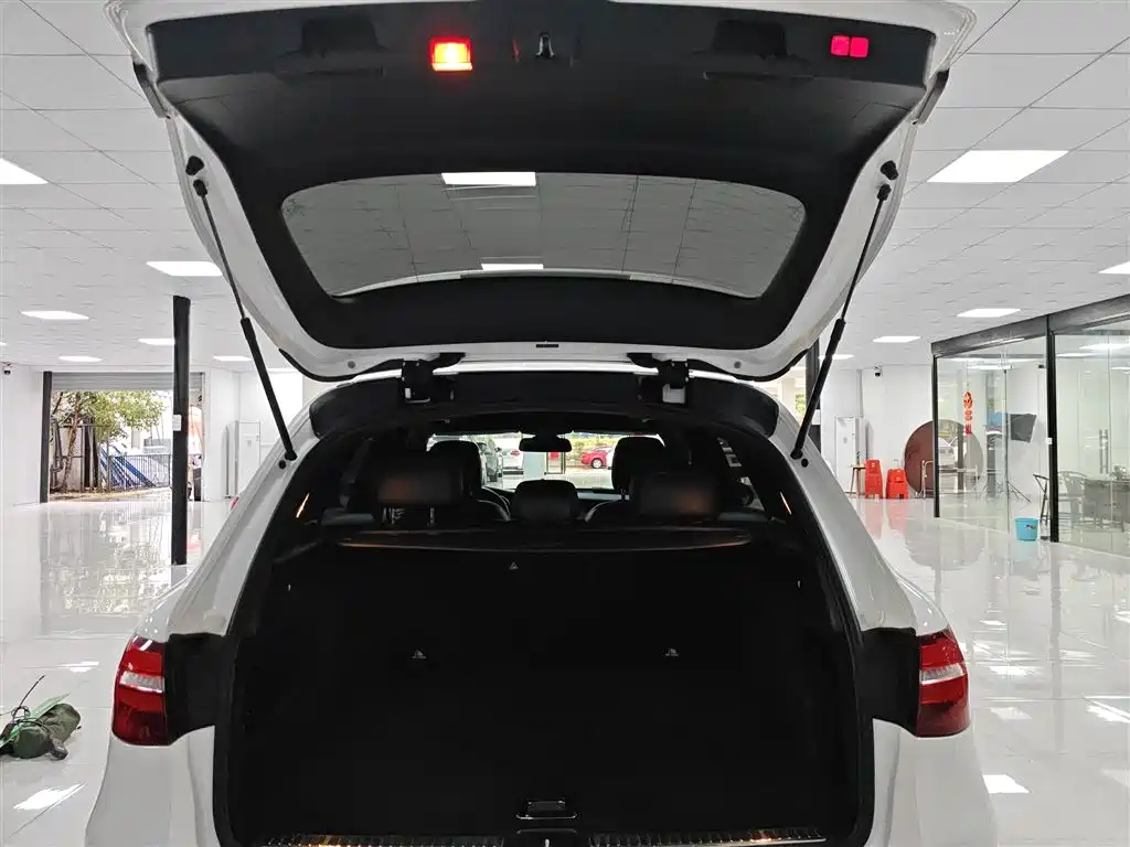 Mercedes-Benz GLC 2019 — фото 15