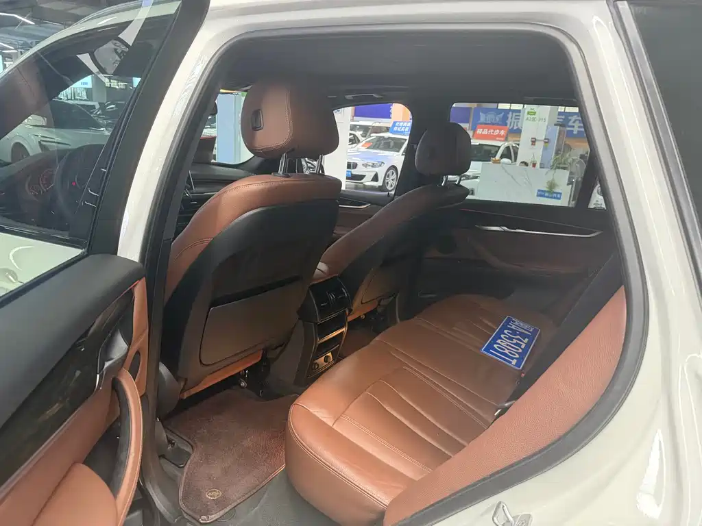 BMW X5 2018 — фото 11