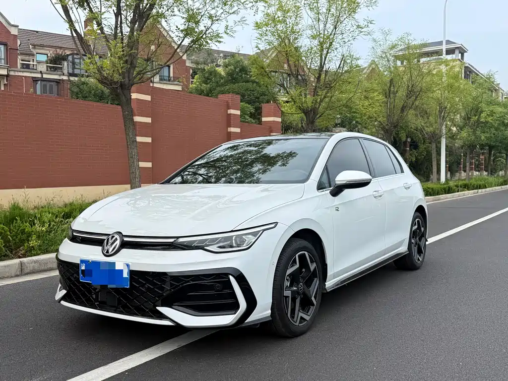 Volkswagen Golf 2024