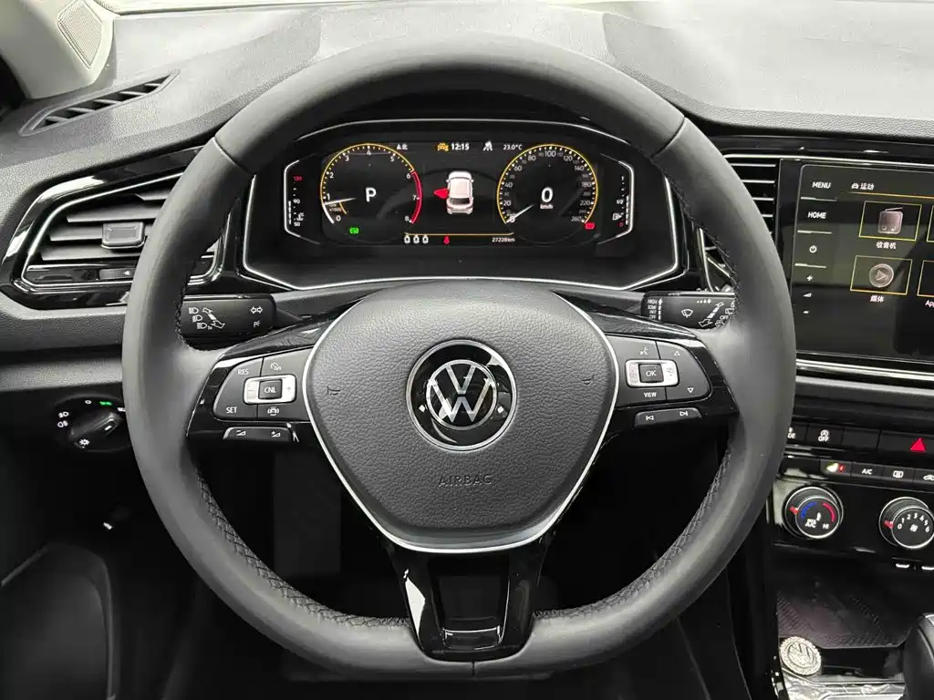 Volkswagen T-Roc 2022 — фото 3