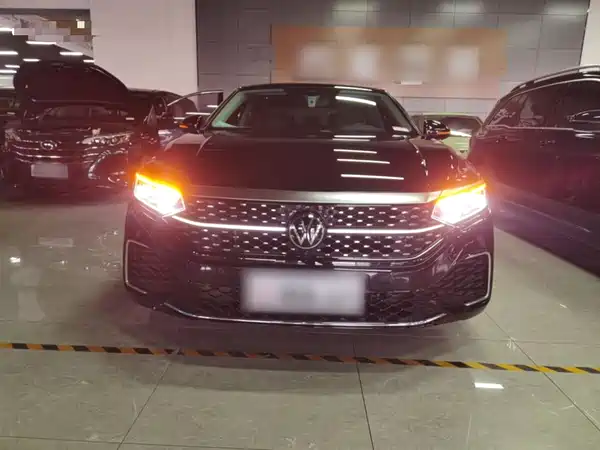 Volkswagen Passat 2023