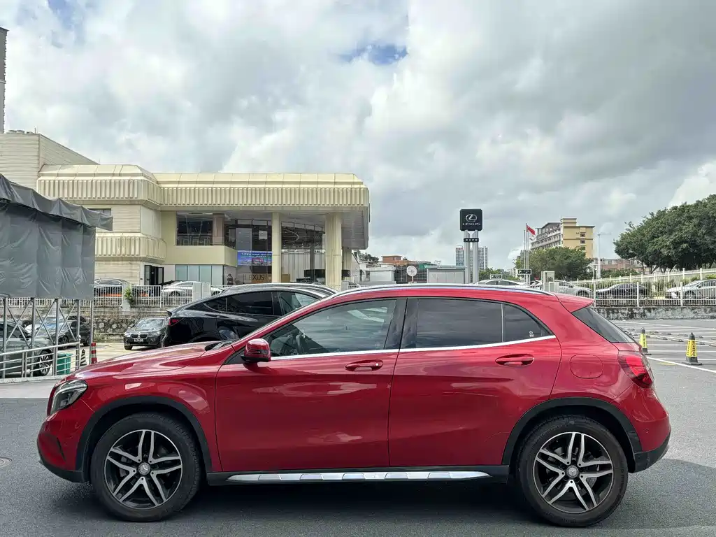 Mercedes-Benz GLA 2016
