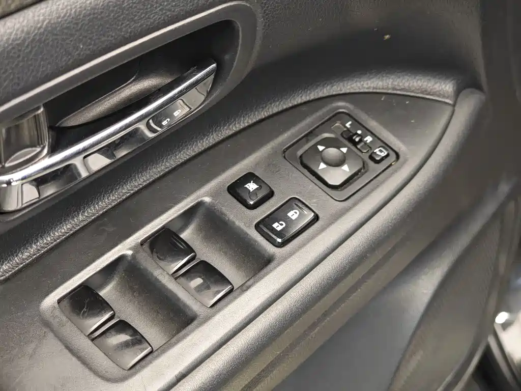 Mitsubishi Outlander 2014 — фото 10