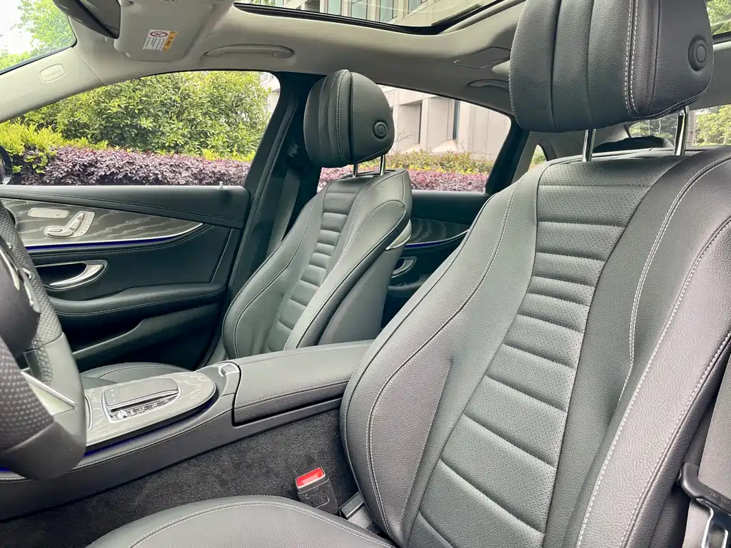 Mercedes-Benz E-Class 2023 — фото 12