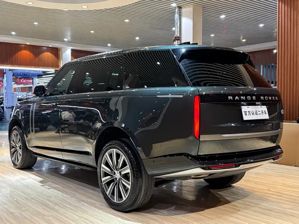 Land Rover Range Rover 2023 — фото 12