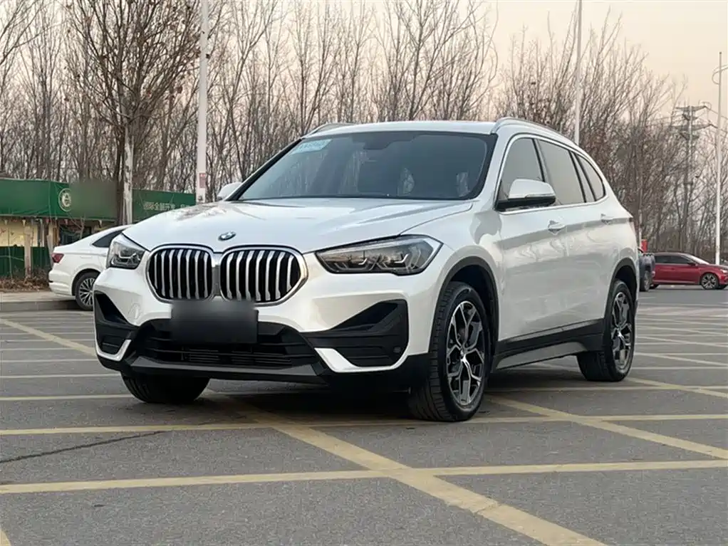 BMW X1 2023 — фото 1