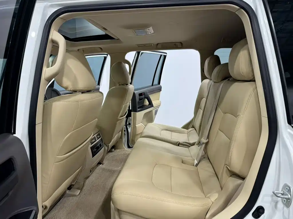Toyota Land Cruiser 2017 — фото 6