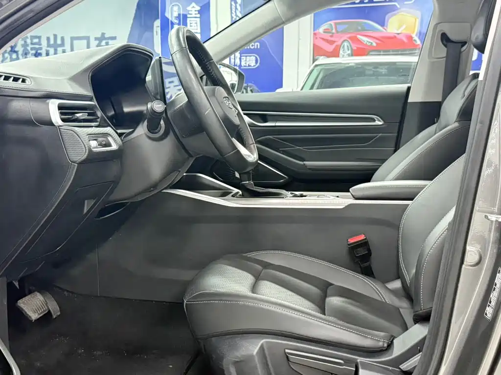 Geely Emgrand 2022 — фото 17