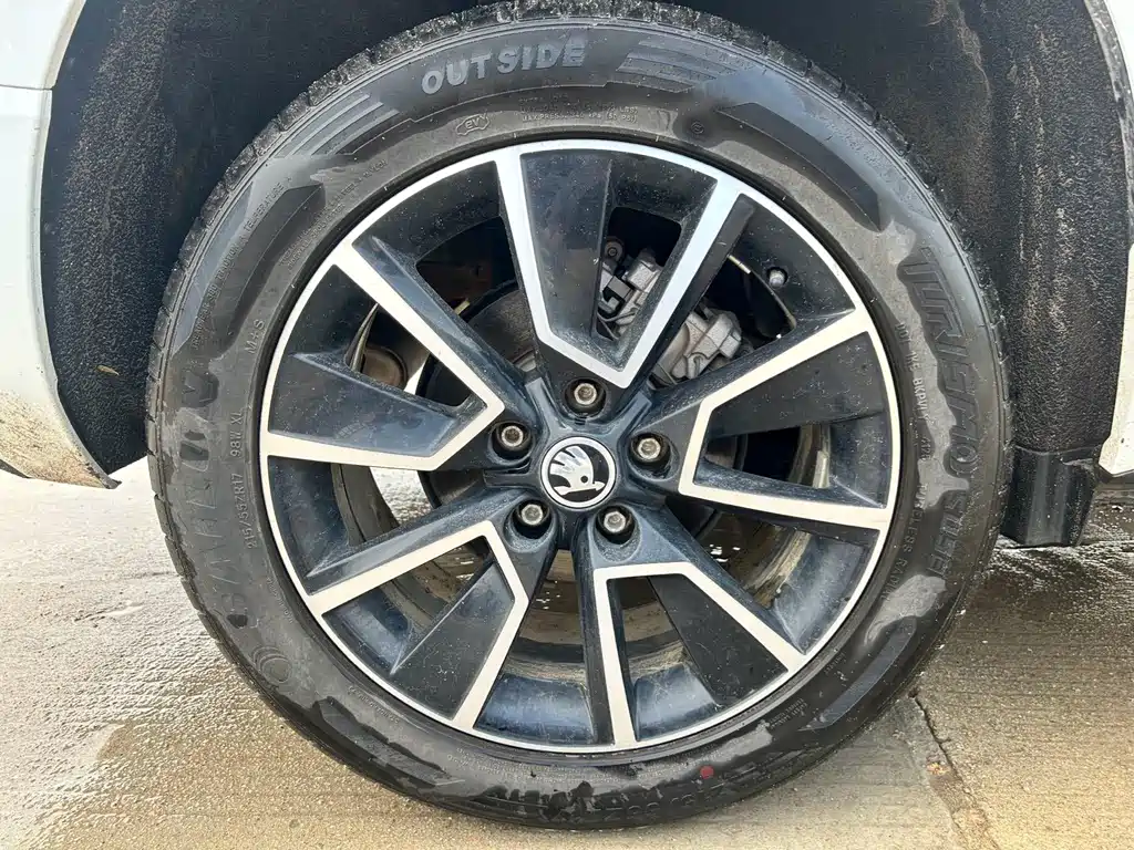 Skoda Korok 2023 — фото 20