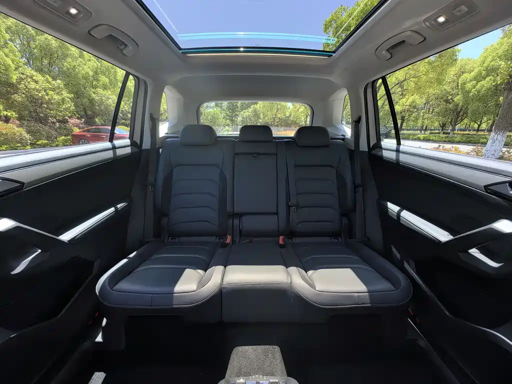 Volkswagen Tiguan L 2018 — фото 26