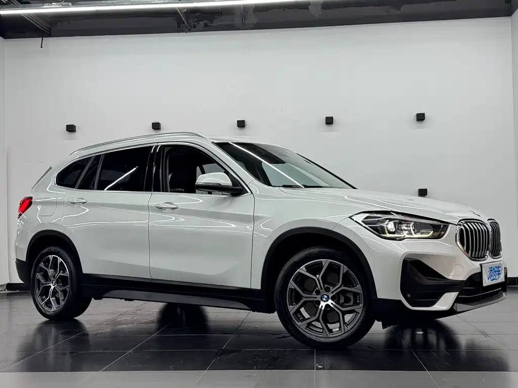 BMW X1 2022 — фото 3