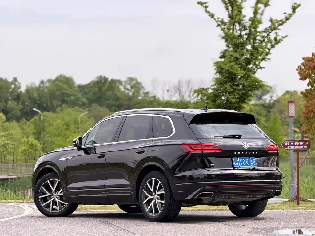 Volkswagen Touareg 2019 — фото 13