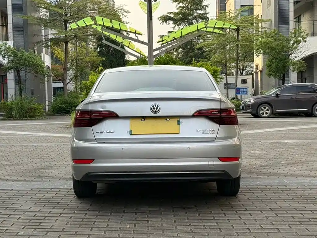 Volkswagen Sagitar 2020