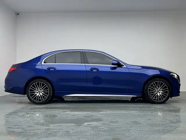 Mercedes-Benz C-Class 2024 — фото 8