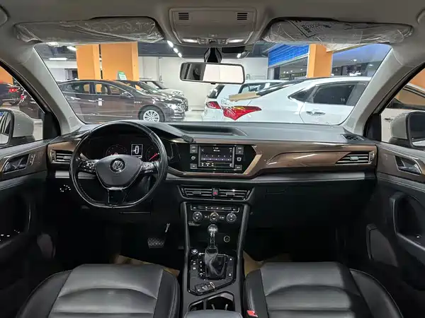 Volkswagen Tharu 2020