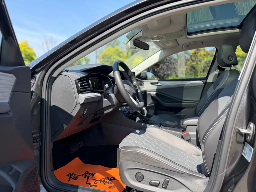 Volkswagen Sagitar 2022