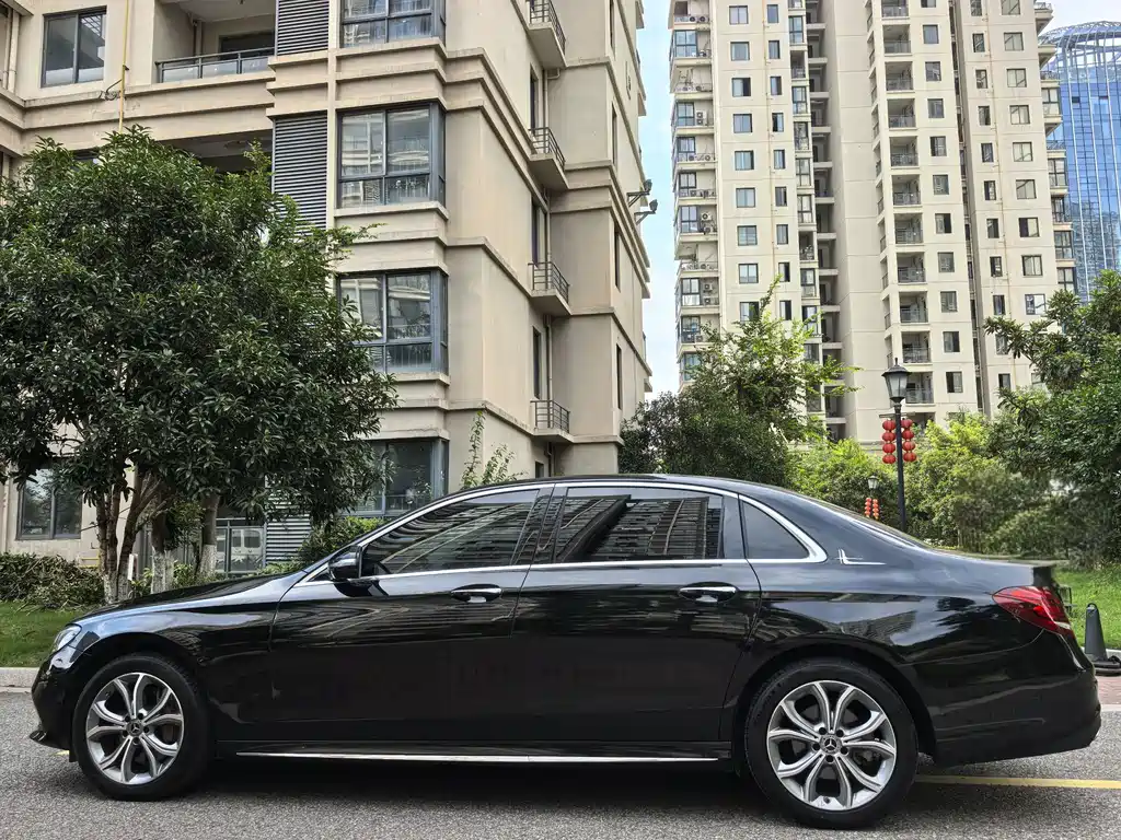 Mercedes-Benz E-Class 2020 — фото 14